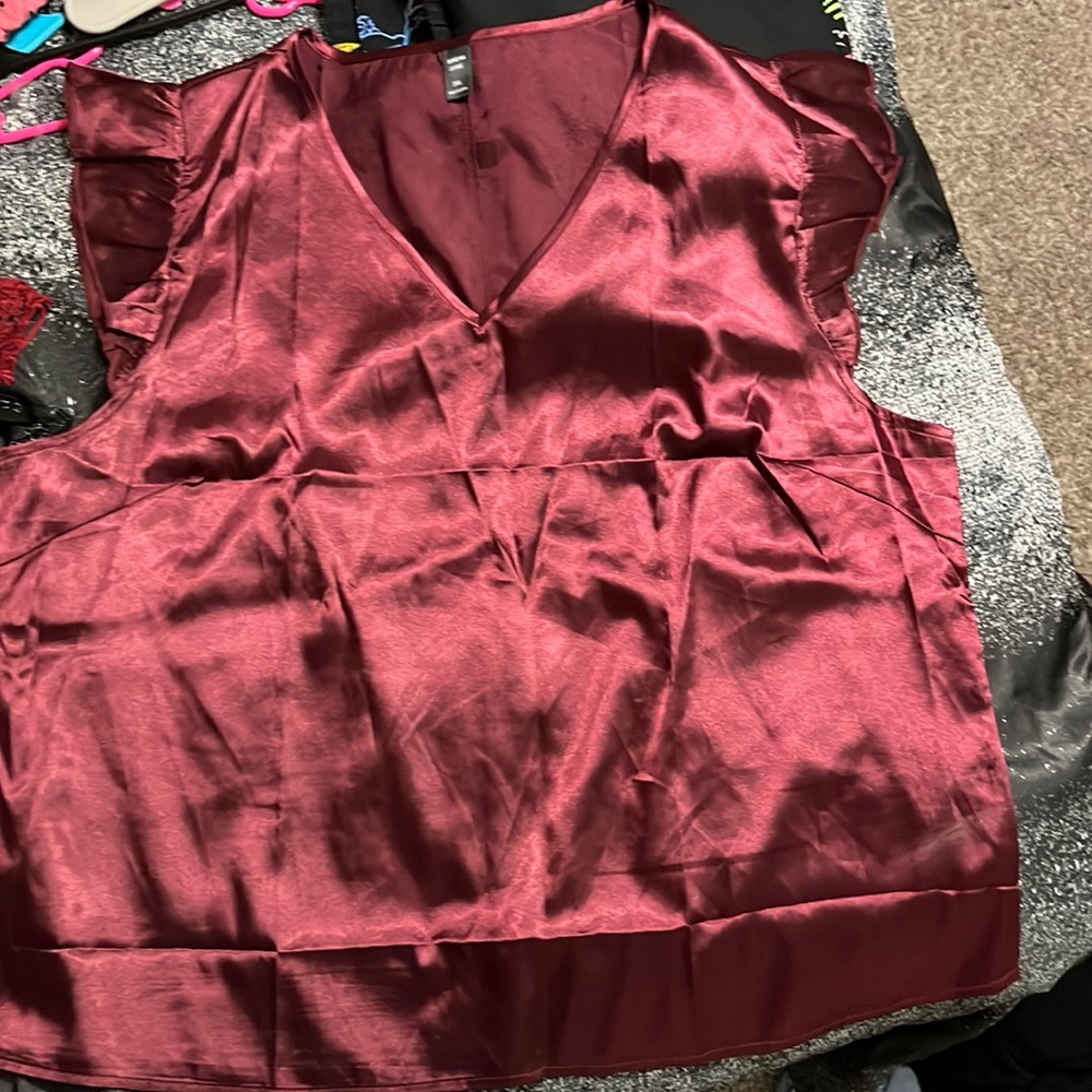 Shein blouse maroon 3xl never worn